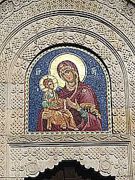 manastir Kalenic - freska Bogorodice na ulasku u crkvu